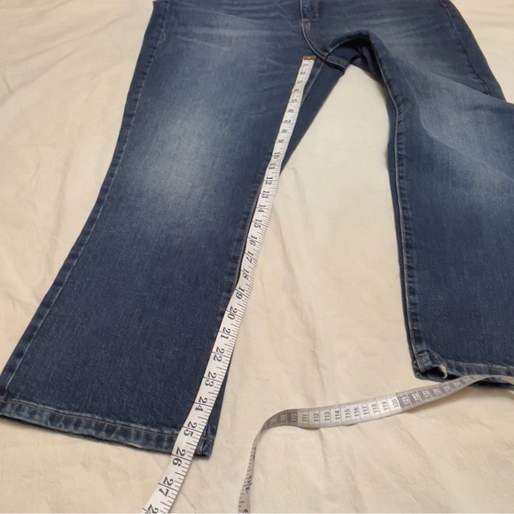 NWT Universal Thread Blue Denim High Rise Kick Boot Crop Flare Leg Jeans Sz 18 - Picture 11 of 12